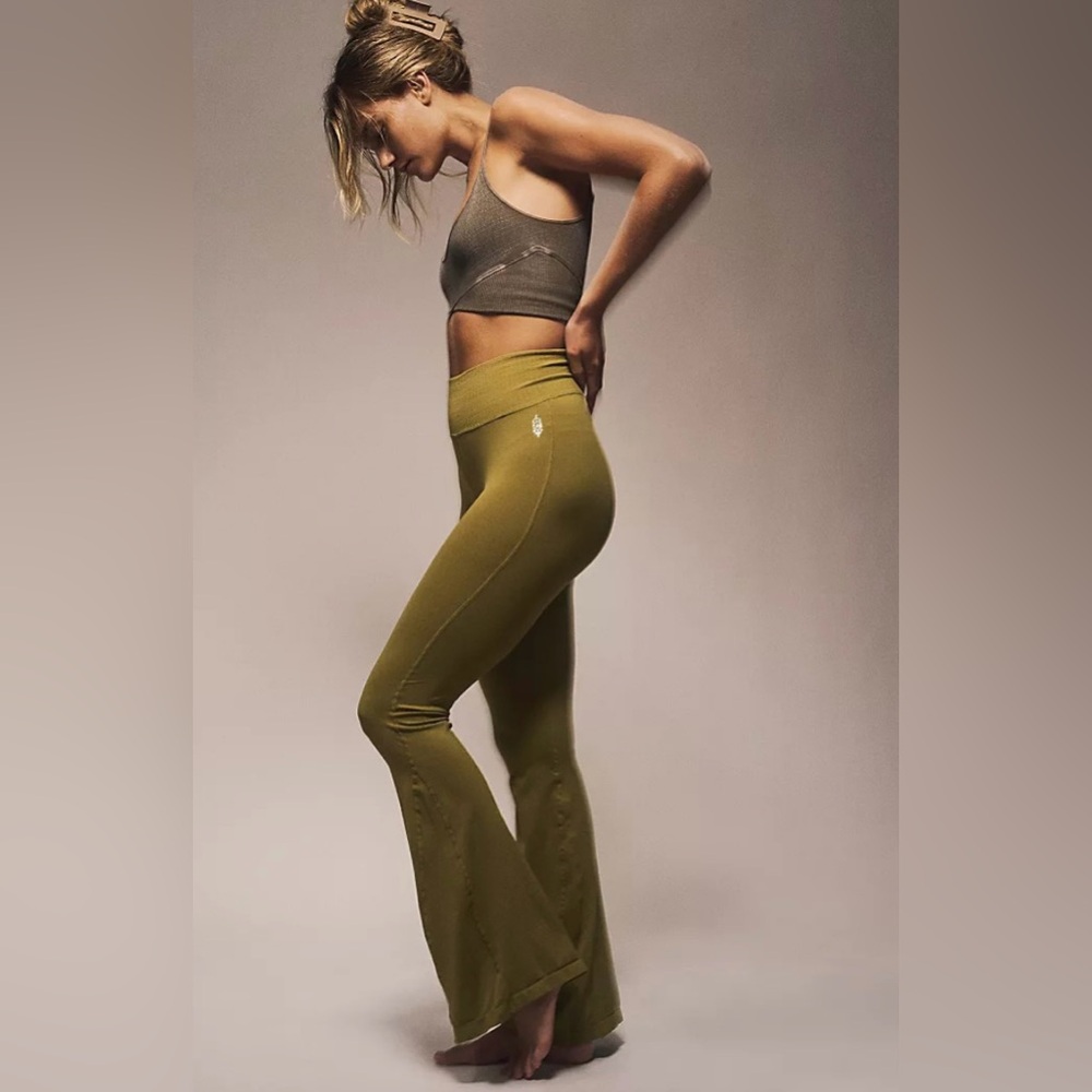 NWOT Free People Good Karma Flare Leggings SI